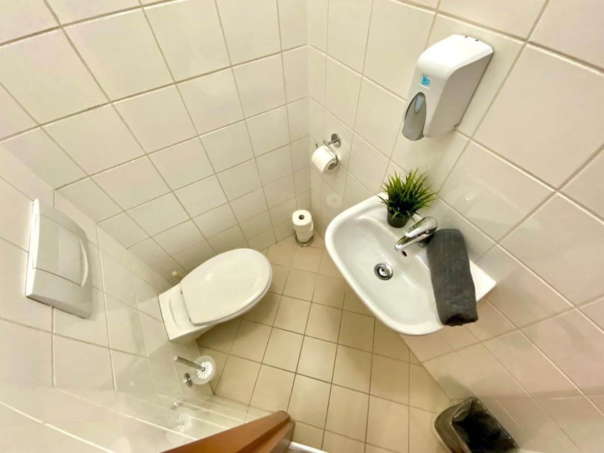 Downtown Vibe-kiraly Ii Apts W Private Balcony Appartamento Budapest